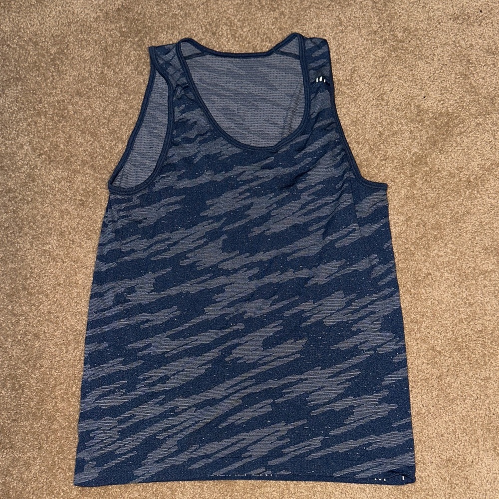 Lululemon Metal Vent Breathe Tank Scatter Surface Tempest Blue Size Medium
